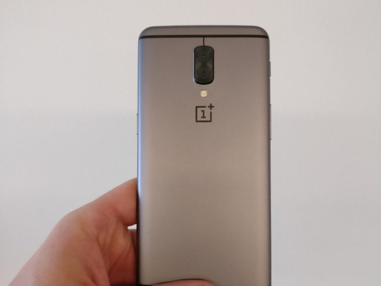 OnePlus 5 prototyp. Opět chybí 3.5mm jack na sluchátka. OnePlus 5
