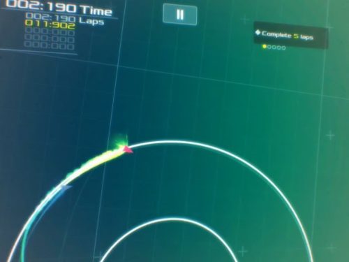 Hra Data Wing je minimalistická závodní arkáda Hra DATA WING ke stažení