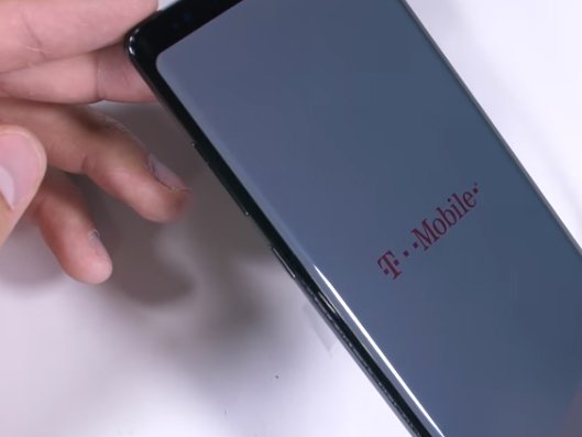 Samsung Galaxy Note8 v testu odolnosti