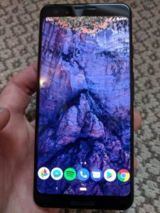 Google Pixel 3 - přední část se selfie kamerou