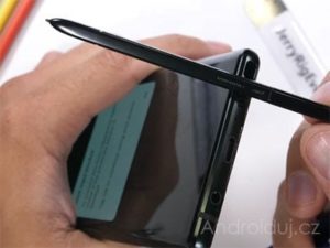 Telefon Samsung Galaxy Note 9 v zátěžovém testu