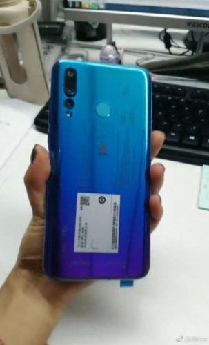 Huawei nova 4 17. prosince