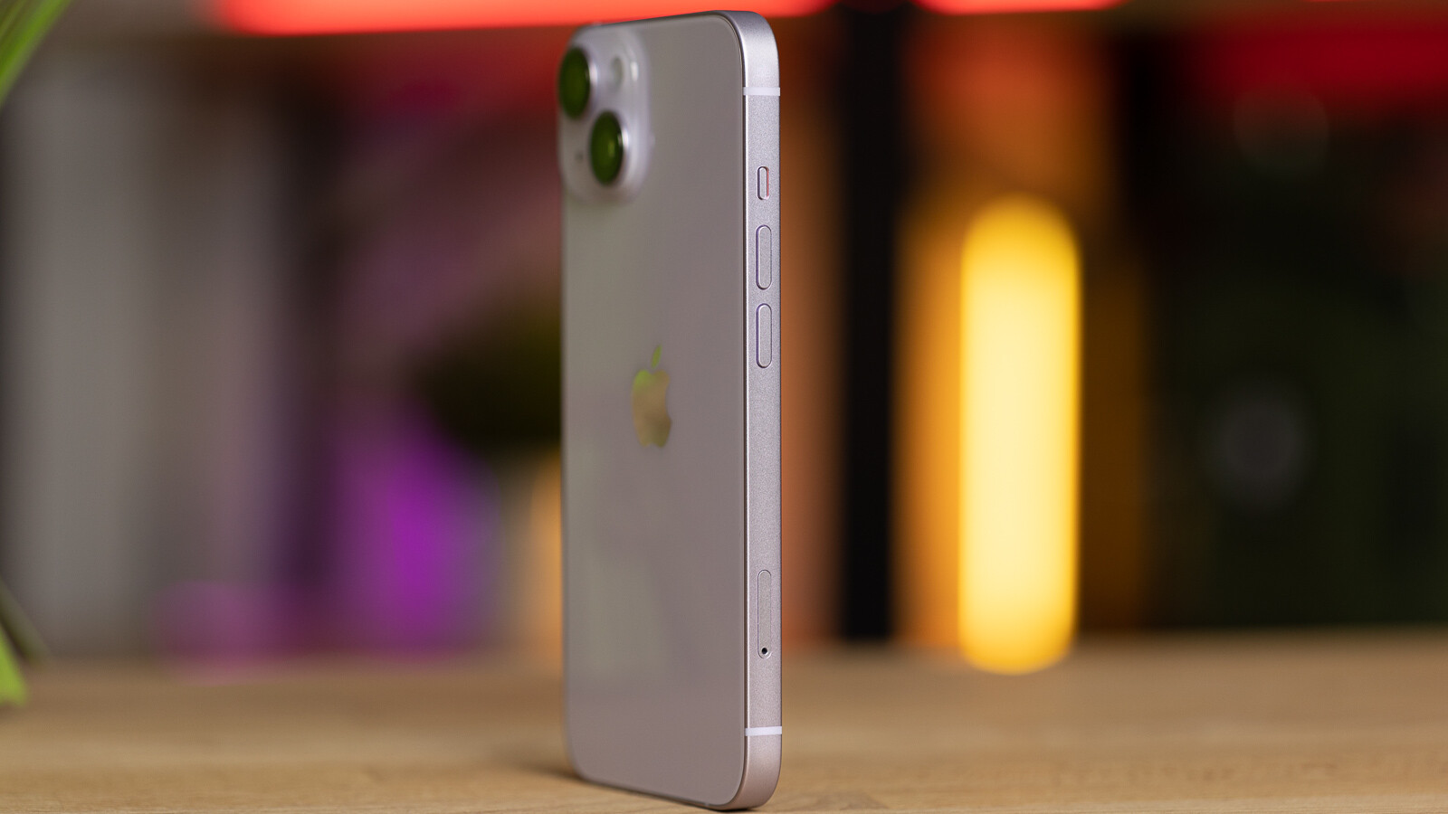 Apple obdrželo 73 dotazů ohledně spokojenosti s iPhonem 14, ale neodpovědělo.