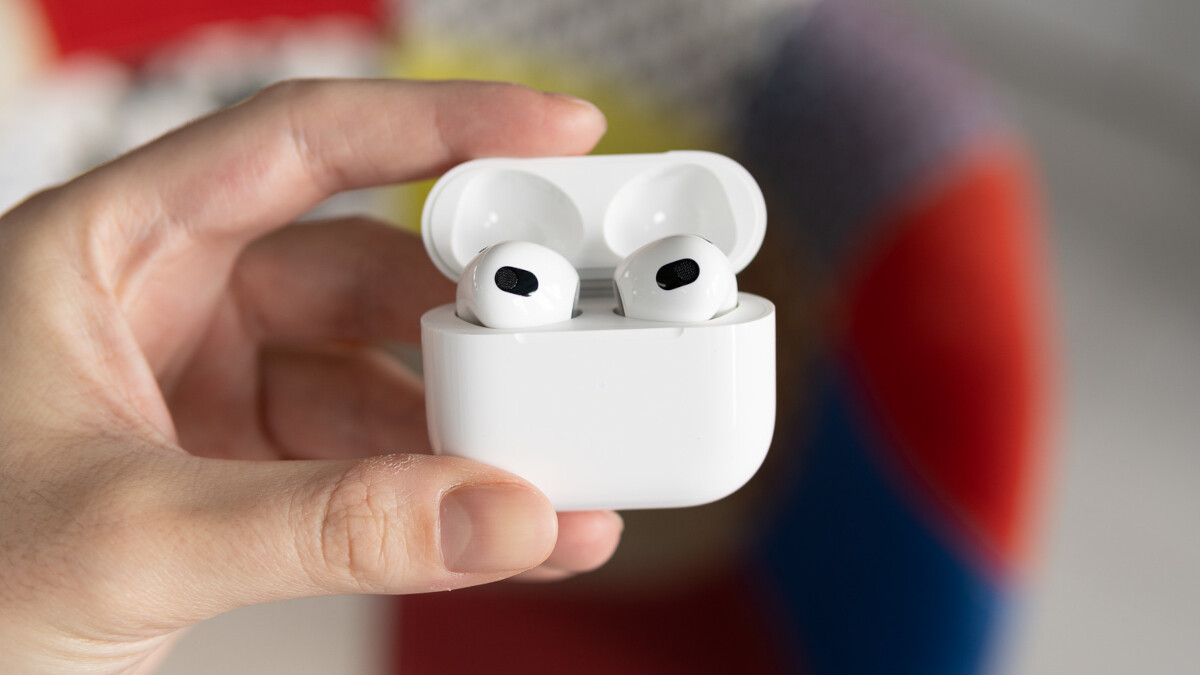 Apple rozšiřuje funkce AirPods o sledování zdraví uživatele.