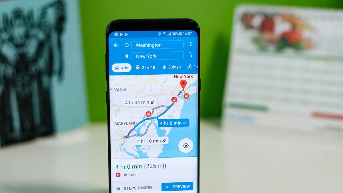 Podvodníci i na Google Maps? Cestovatel při zrušeném letu hledal kontakt na Delta Airlines