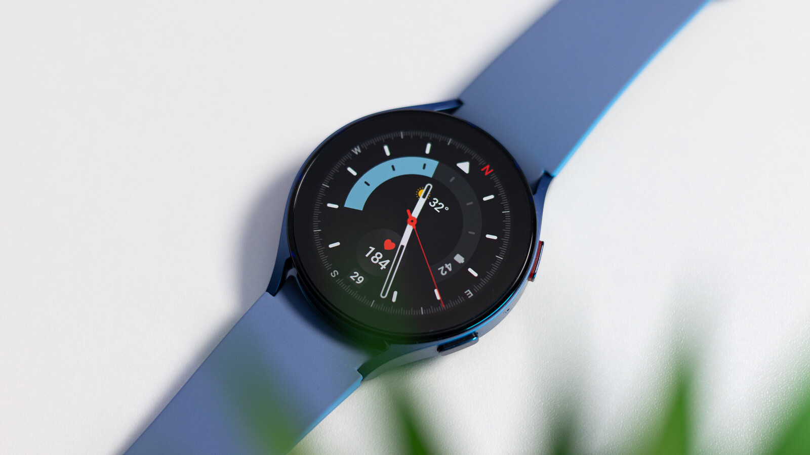 Samsung chystá aktualizace pro opravu problémů se čtením zdravotních údajů u Galaxy Watch uživatelů s tetovanými zápěstími