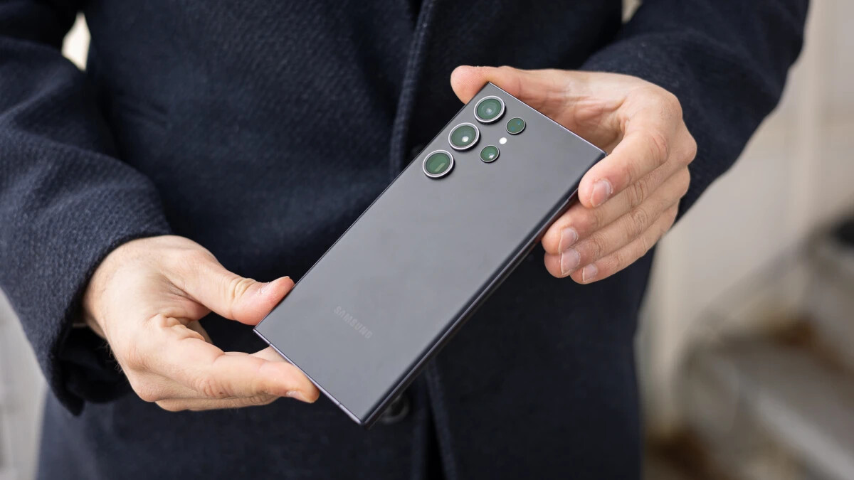 Samsung Galaxy S24 Ultra a Galaxy S24+ budou mít prý v příštím roce rychlejší 65W nabíjení podle tipu na Twitteru.