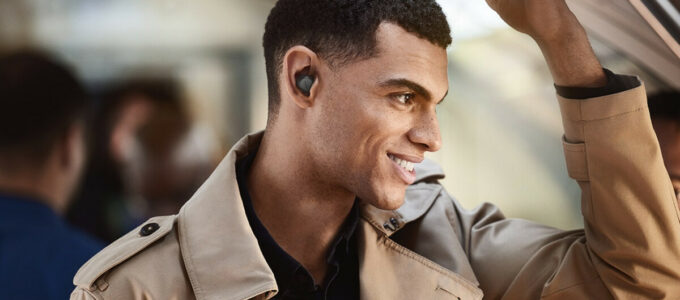 Skvělá příležitost na černopáteční (v červenci) slevu na luxusní bezdrátová sluchátka Jabra Elite 7 Pro!
