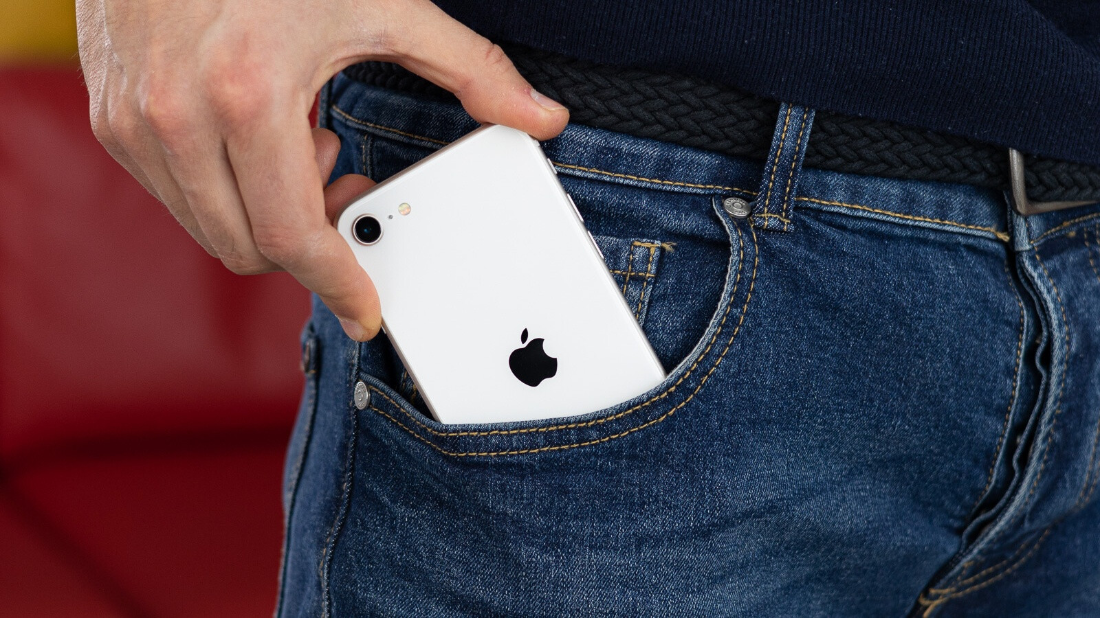 Vydání iPhonu SE 4 odloženo na rok 2025 kvůli problémům s výkonem displeje