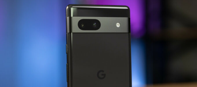 Google představí nový smartphone Pixel 8a s výkonným procesorem a 8GB RAM v roce 2024.