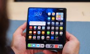 Huawei drží první místo v prodeji skládacích telefonů v Číně