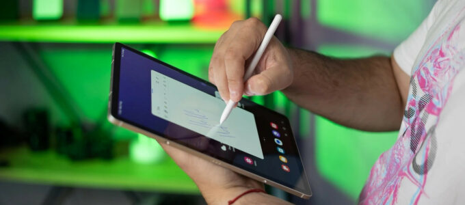 "Odhaleny barvy nových tabletů Samsung FE: Leak odhaluje i nové informace"