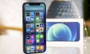 Apple slibuje aktualizaci softwaru na vyřešení sporu ohledně emisí elektromagnetických vln u iPhone 12.