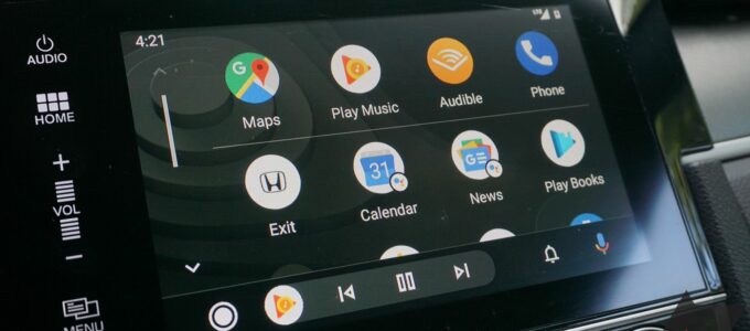 Automobilová aplikace Android Auto zpřístupňuje moderní a propojenou zkušenost ve voze bez nutnosti investovat velké peníze.