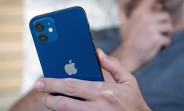 "Francie zakázala prodej iPhone 12 kvůli překročení limitu elektromagnetických vln"