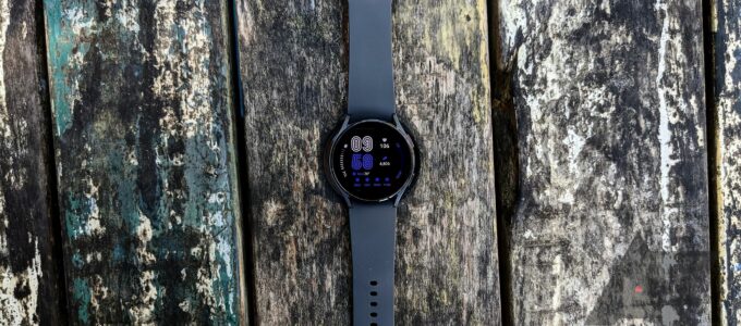 Nová funkce Watch Unlock přichází na Samsung Galaxy Watch i telefon: Automatické odemykání při přiblížení