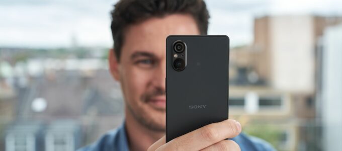 Sony představuje nový vlajkový smartphone Xperia 5 V s vylepšenou kamerou a OLED displejem.