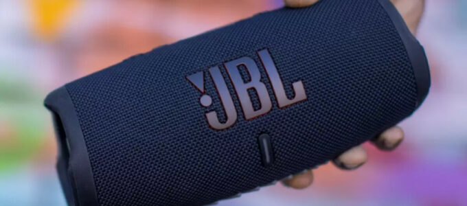 Výprodej: Přenosný reproduktor JBL Charge 5 s Bluetooth za skvělou slevou tento týden!