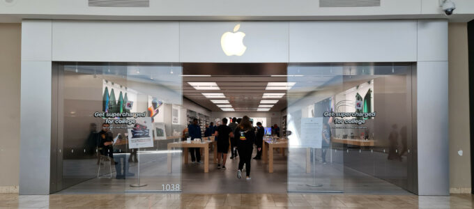 Zaměstnanci Apple Store se chystají na stávku při vydání iPhonu 15.