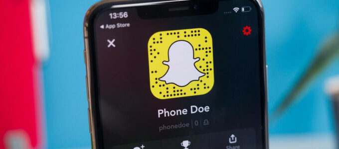 Britský regulátor má obavy o soukromí Snapchatova My AI pro mladé uživatele.