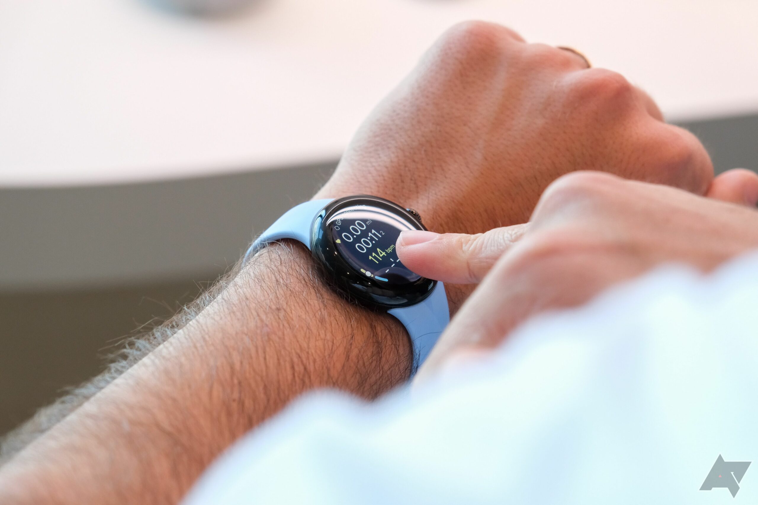 "Google Pixel Watch 2: Výkonný fitness tracker s Fitbit integrací"