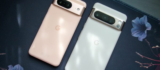 Google začal vytvářet vlastní procesory se sérií Google Pixel 6 nazvanými Tensor. Následovala o rok později vylepšená verze Tensor G2, která stále pohání významné části produktového portfolia společnosti, včetně Google Pixel Fold a Pixel Tablet.