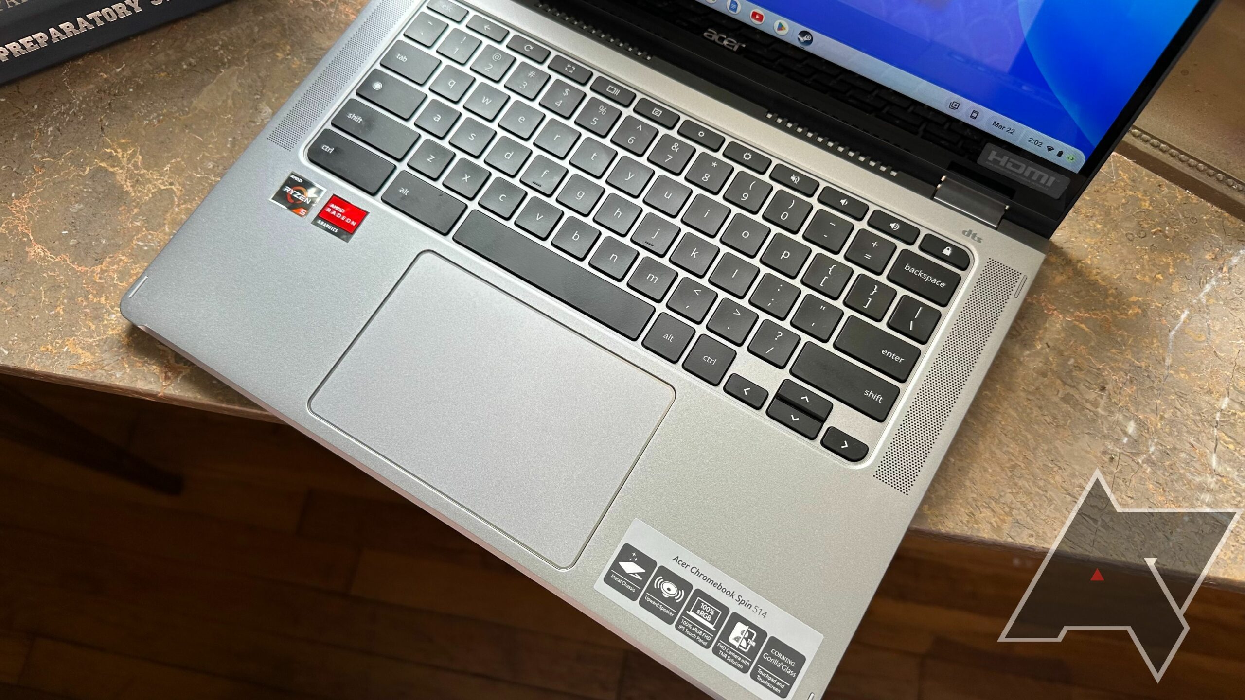 Jak na pravé kliknutí na Chromebooku