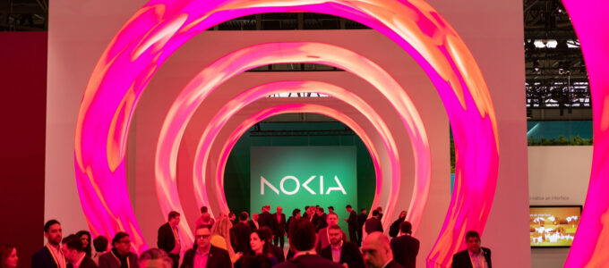 Nokia propouští až 14 000 zaměstnanců kvůli slabému trhu.