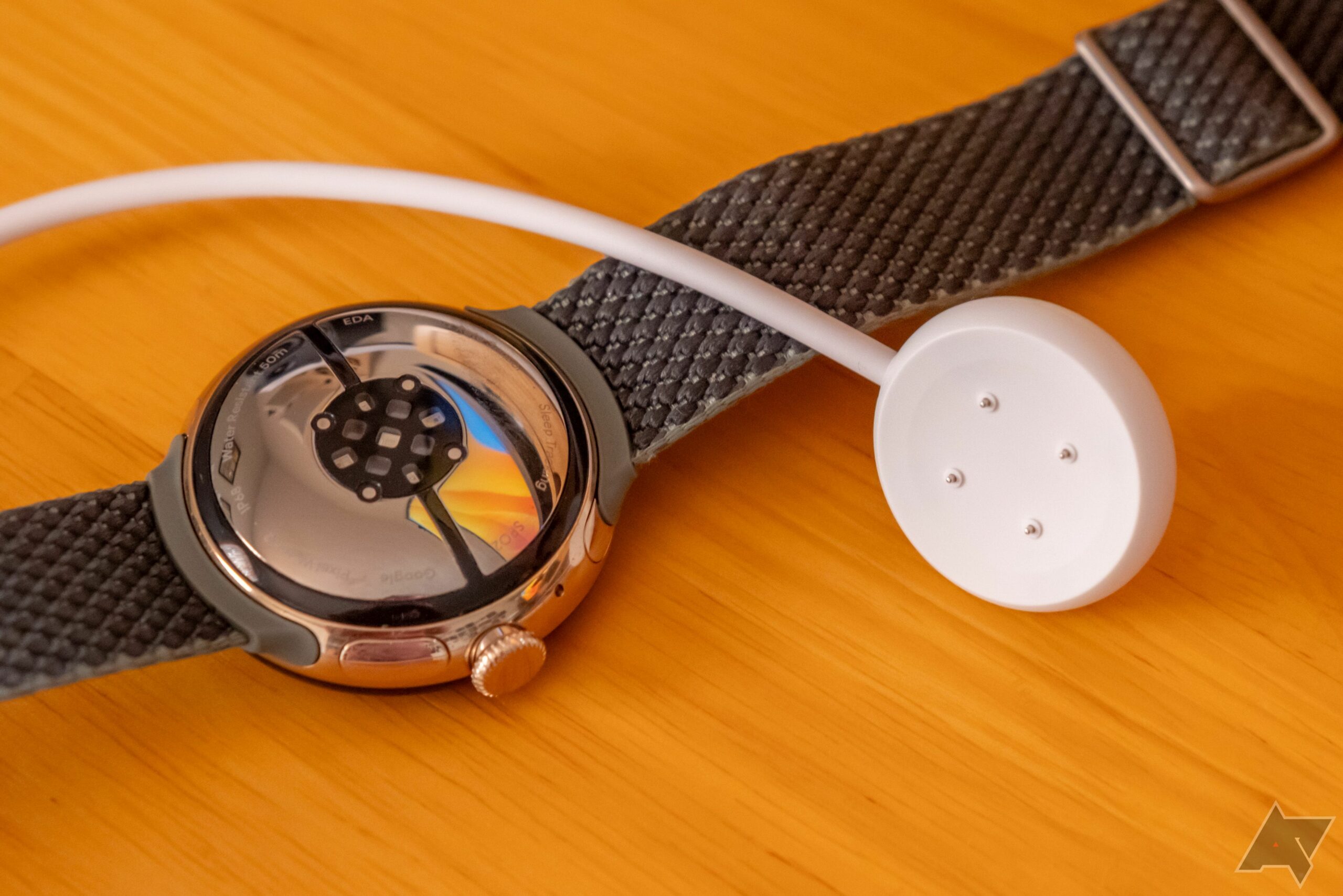 Pixel Watch 2 umožňuje snadnější odemknutí bootloaderu