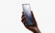 Představen design Xiaomi 14 série: Bílý smartphone s plochým rámečkem