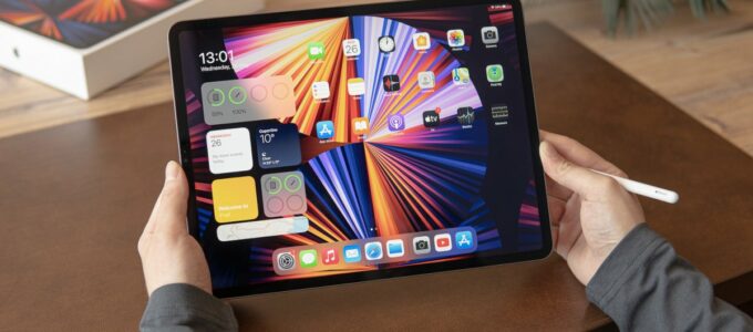 Apple plánuje vybavit některé iPady OLED panely: Zpráva z Koreje.
