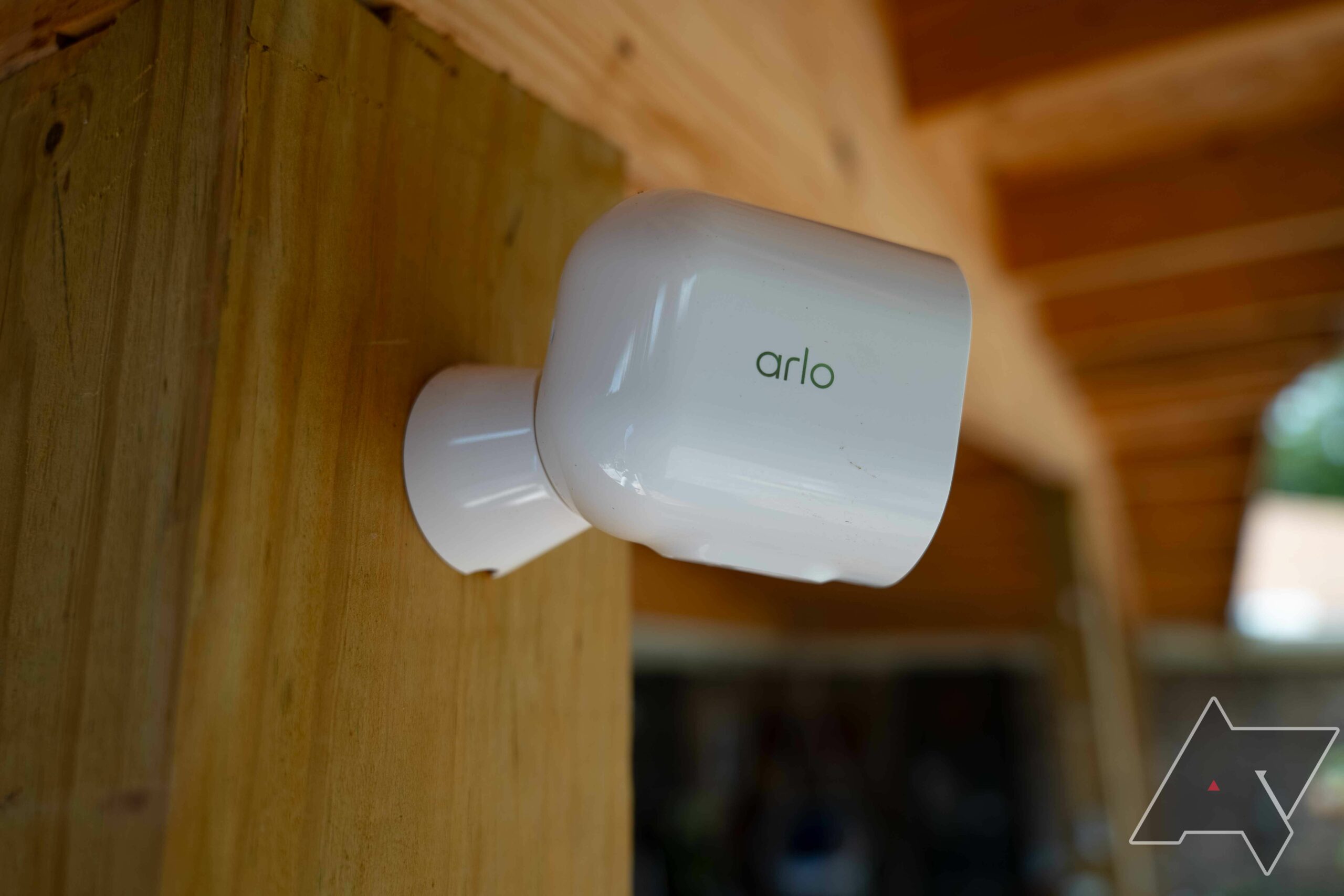 "Arlo Pro 4: Bezpečnostní kamery s bohatým vybavením za výhodnou cenu"