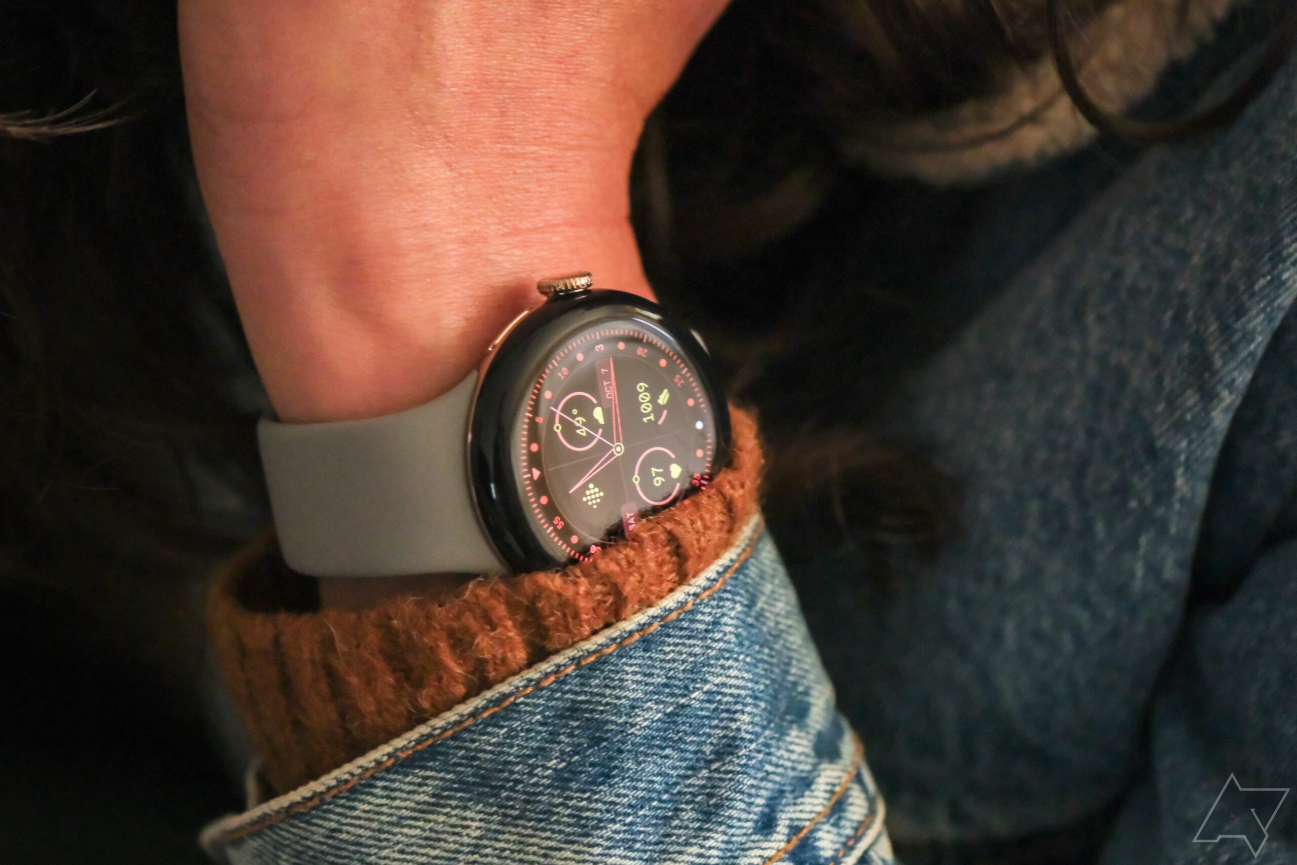 Google představil nástupce své řady nositelných zařízení - Pixel Watch 2
