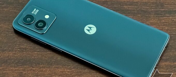 Motorola představuje cenově dostupný model Moto G Stylus 5G (2023) s pevnými parametry