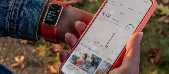 Přehled Fitbit aplikace: Návrat důležitých funkcí včetně zobrazování stavu baterie