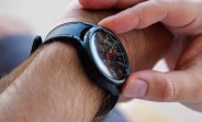 Samsung Galaxy Watch s univerzálními gesty pro všechny uživatele