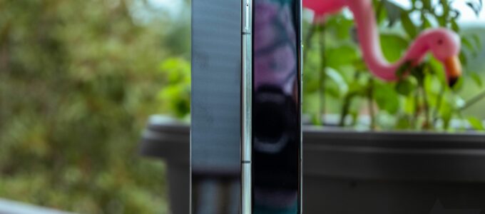Samsung se blíží k vydání stabilní verze One UI 6 pro své vlajkové telefony poté, co konečně uvolnil stabilní verzi Androidu 14 pro Galaxy S23. Je to velký krok směrem k přechodu z One UI 5 nejen pro nejnovější skládací model od Samsungu, ale i pro ostatní nedávno vydané modely. Dnes Samsung vydal druhou beta verzi One UI 6 pro Galaxy Z Fold 4.