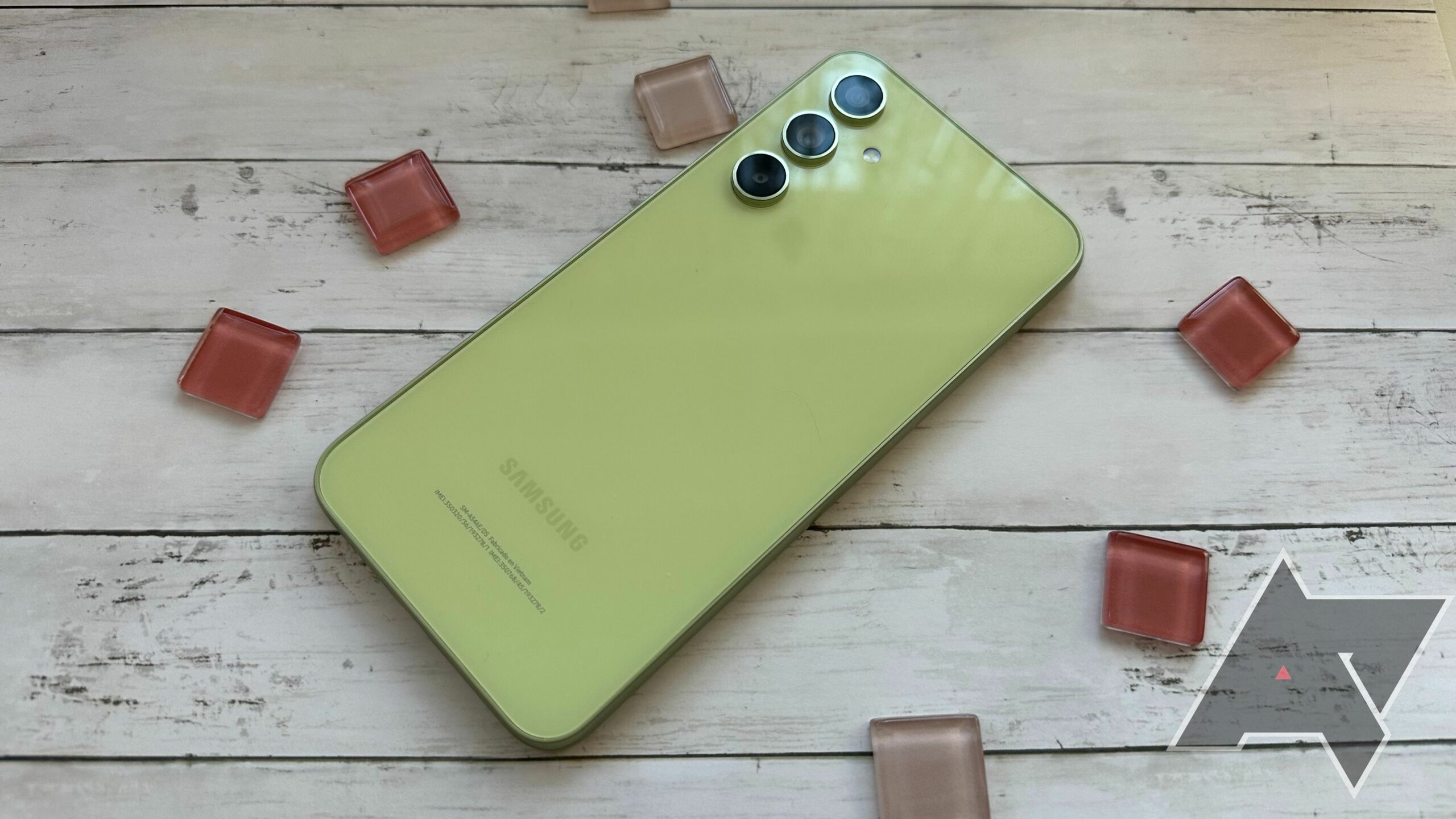 Úsporná alternativa k Galaxy S23 bude k dispozici již před vánočním shonem.