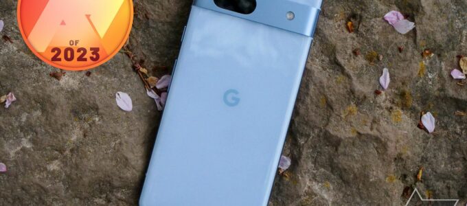 Pixel 7a od Googlu posunul laťku - a cenu - pro střední třídu Android telefonů