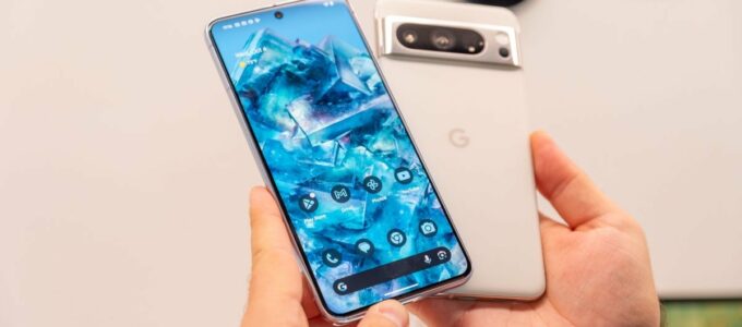 Pixel 8 Pro: Skrytý kód v budoucí verzi Fitbit aplikace naznačuje větší využitelnost teploměru