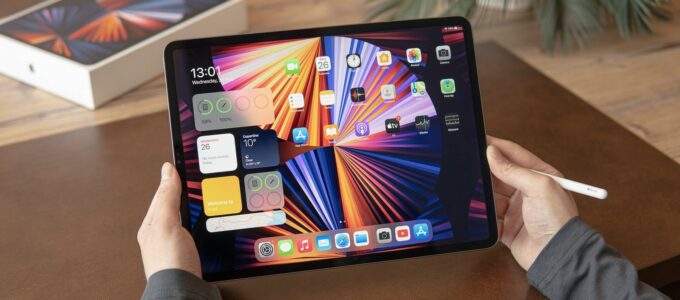 Sleva na Apple 12.9" iPad Pro 2021 s 5G a 128GB úložištěm na Woot!