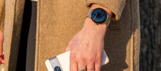 Aktualizace na vašem smartwatchi Google Pixel Watch 2: Jak je ověřit