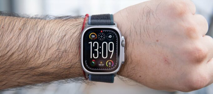 Apple Watch Ultra 2: Stále dostupný a levnější než kdy dříve