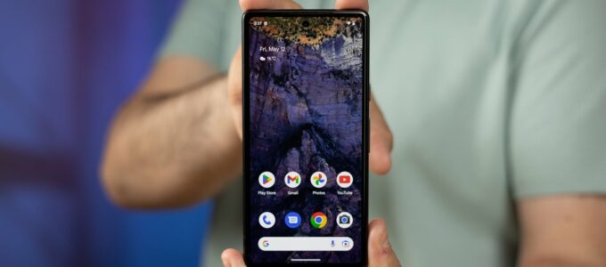 Googleova výšková Pixel 7a střední třídy dostává svou první sladkou slevu po Black Friday.