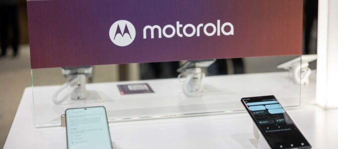 Motorola udělá velký skok na globálním trhu s chytrými telefony, tvrdí výkonný ředitel společnosti Lenovo