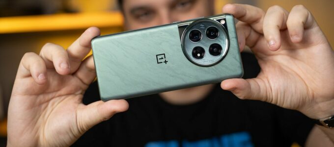 OnePlus 12, neuvěřitelně výkonný, konečně k dispozici v předprodeji v USA s úžasnými startovními nabídkami