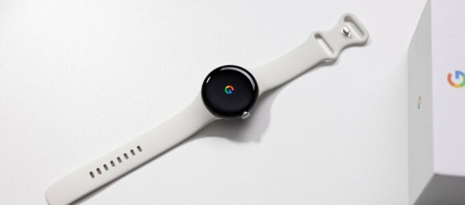 Poloviční sleva na hodinky Score a Google Pixel Watch při této neobyčejné Amazon UK nabídce