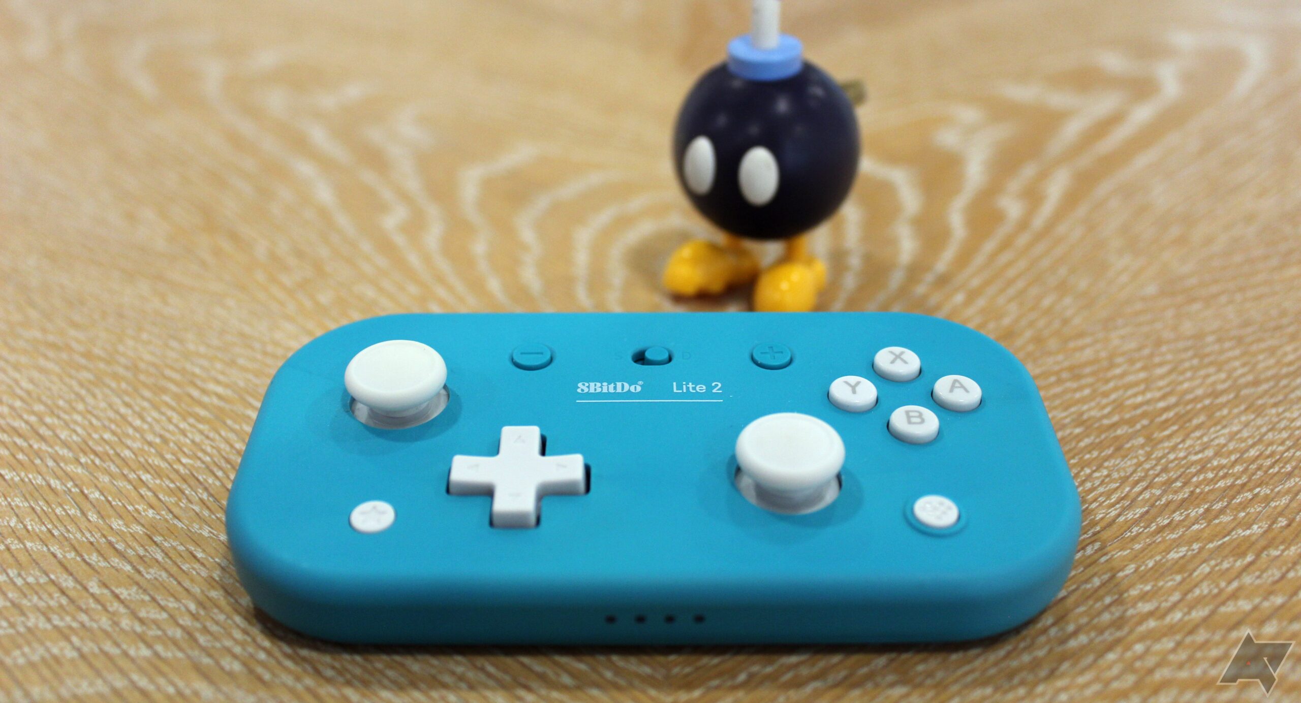 Recenze 8BitDo Lite 2 ovladače: Malý a uspokojivý