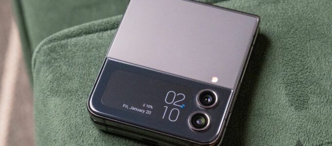 Samsung poskytuje lednový bezpečnostní patch 2024 pro Galaxy Z Flip 4