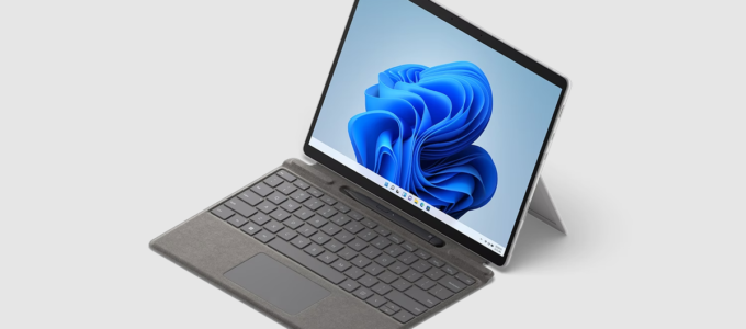 Zvyšte svou produktivitu za výhodnou cenu s balíčkem Microsoft Surface Pro 8, nyní se slevou 200 $ u Walmartu